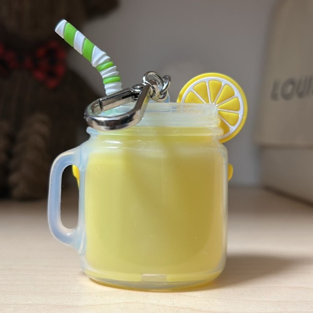 B&BW Yellow Lemonade Drink Cup Pocketbac Hand Sanitzer Holder - Picture 2 of 3